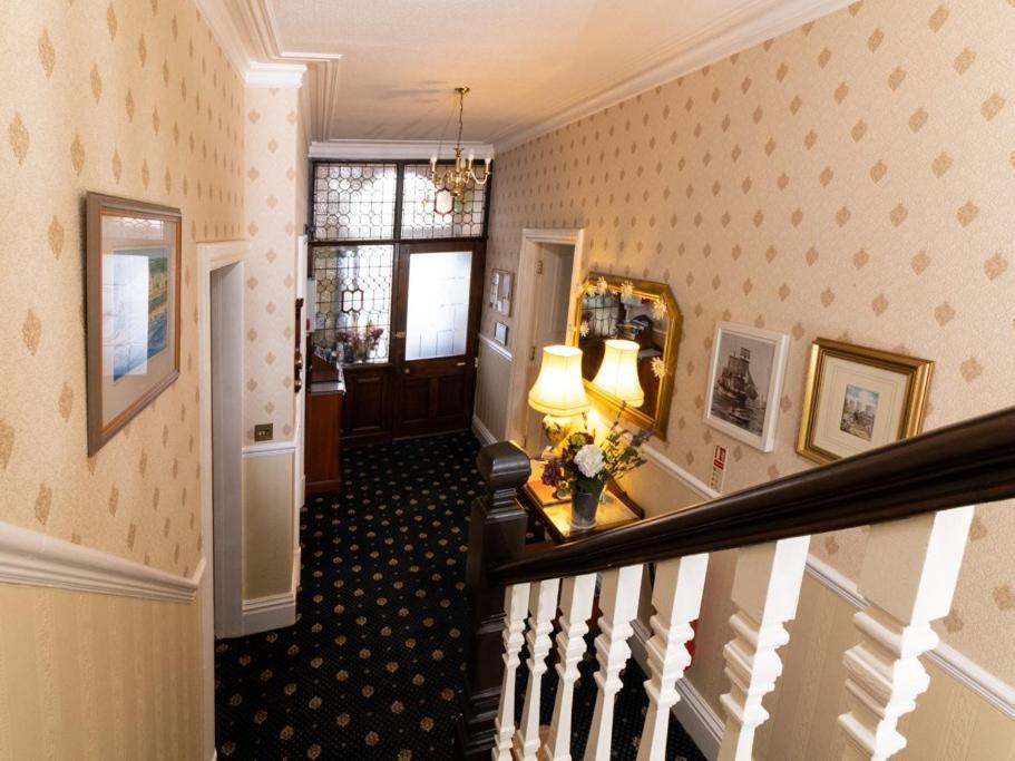 Crescent Lodge Guest House Whitby Dış mekan fotoğraf